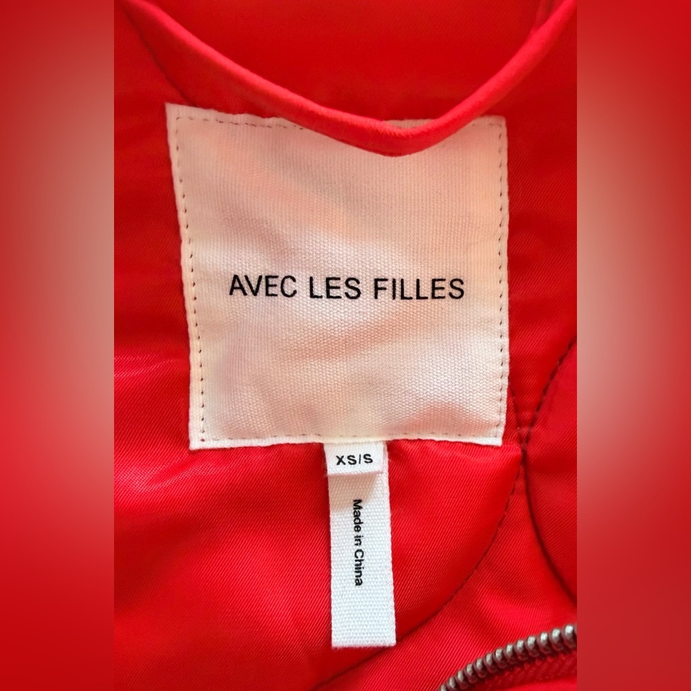 Quilted Tie-Front Sleeveless Vest in Vibrant Red - Picture 4 of 6